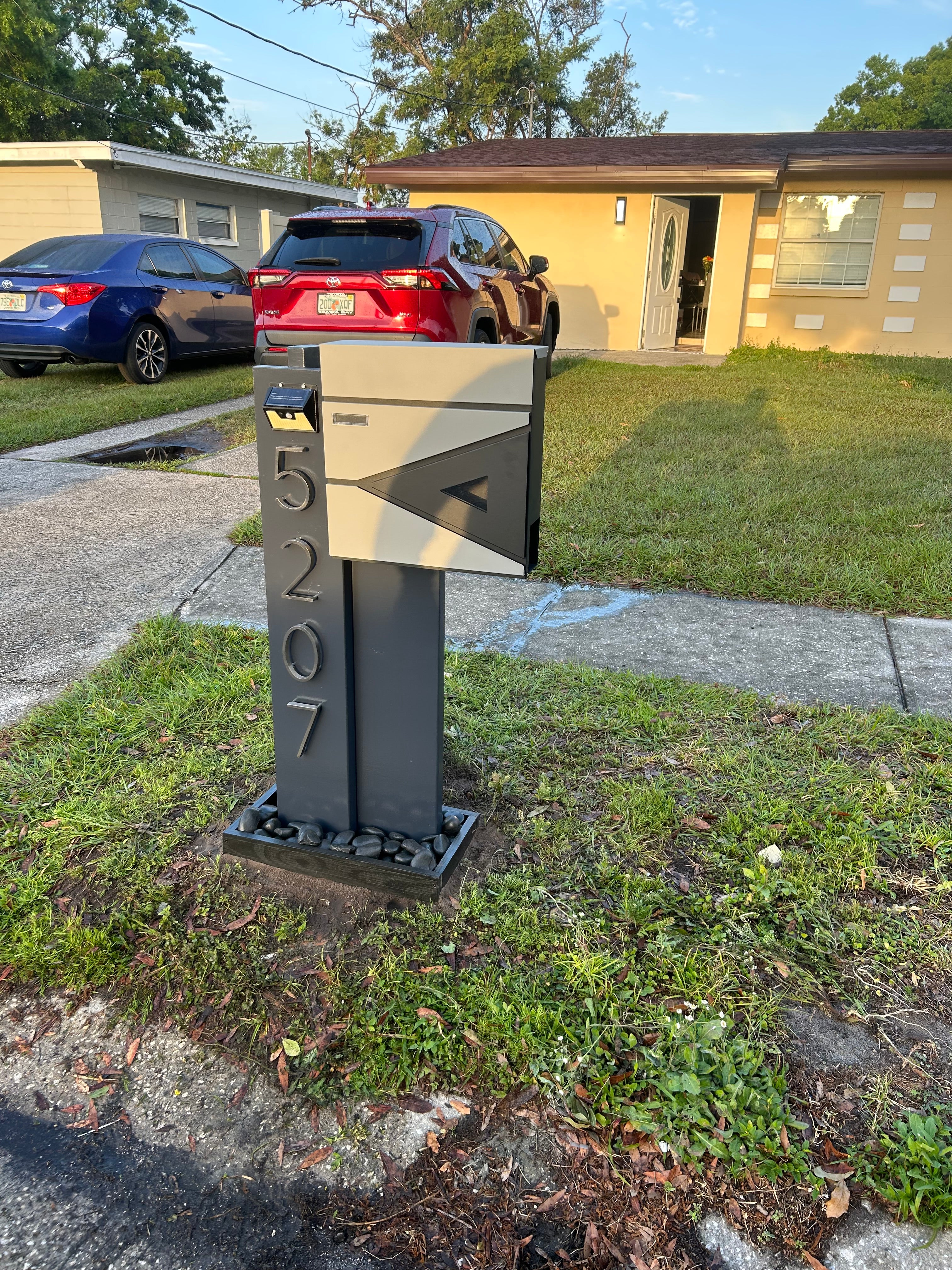 Traditional model mailbox version 3.0 with lock (for letters and large envelopes)