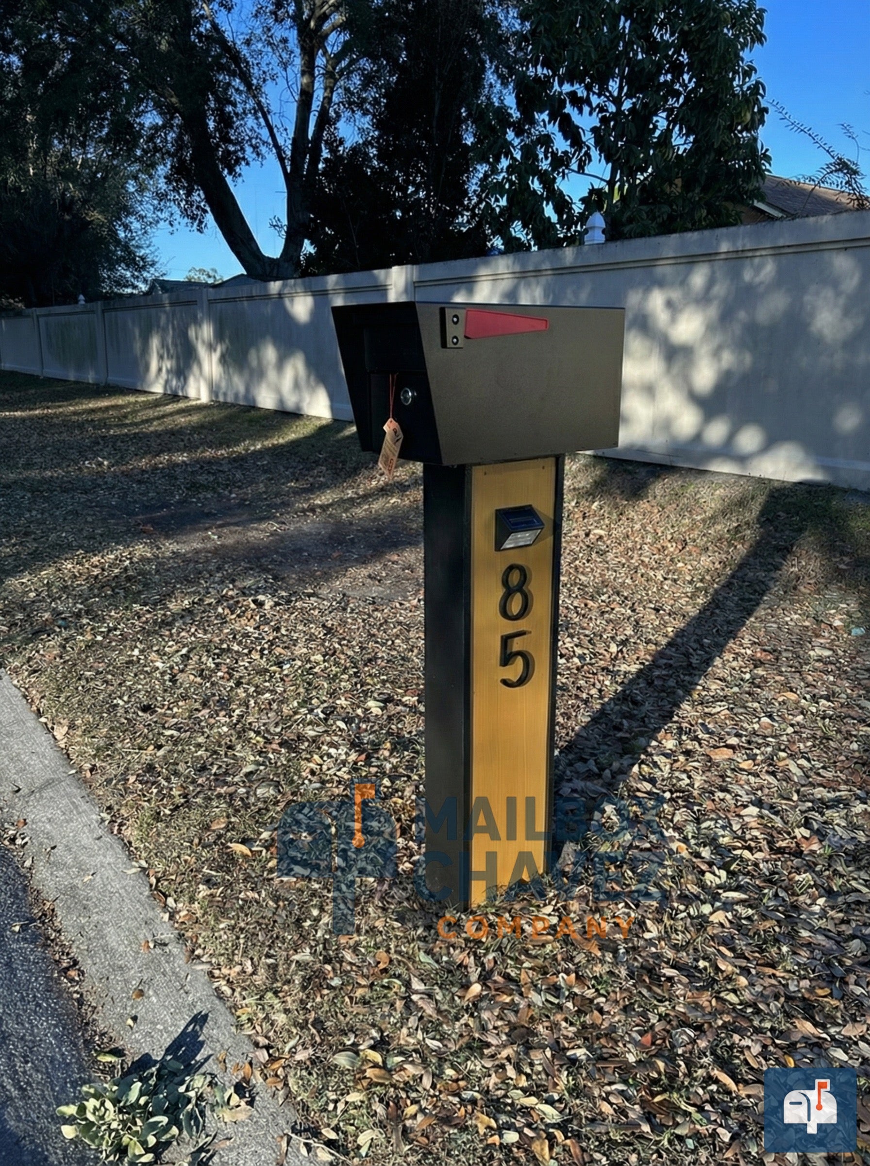 Modern TEBAS mailbox in pine wood