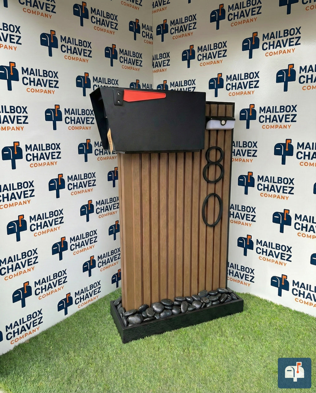 Premium Modern Gladiator Mailbox – Decorative Panels, Solar Lamp and Personalized Numbers