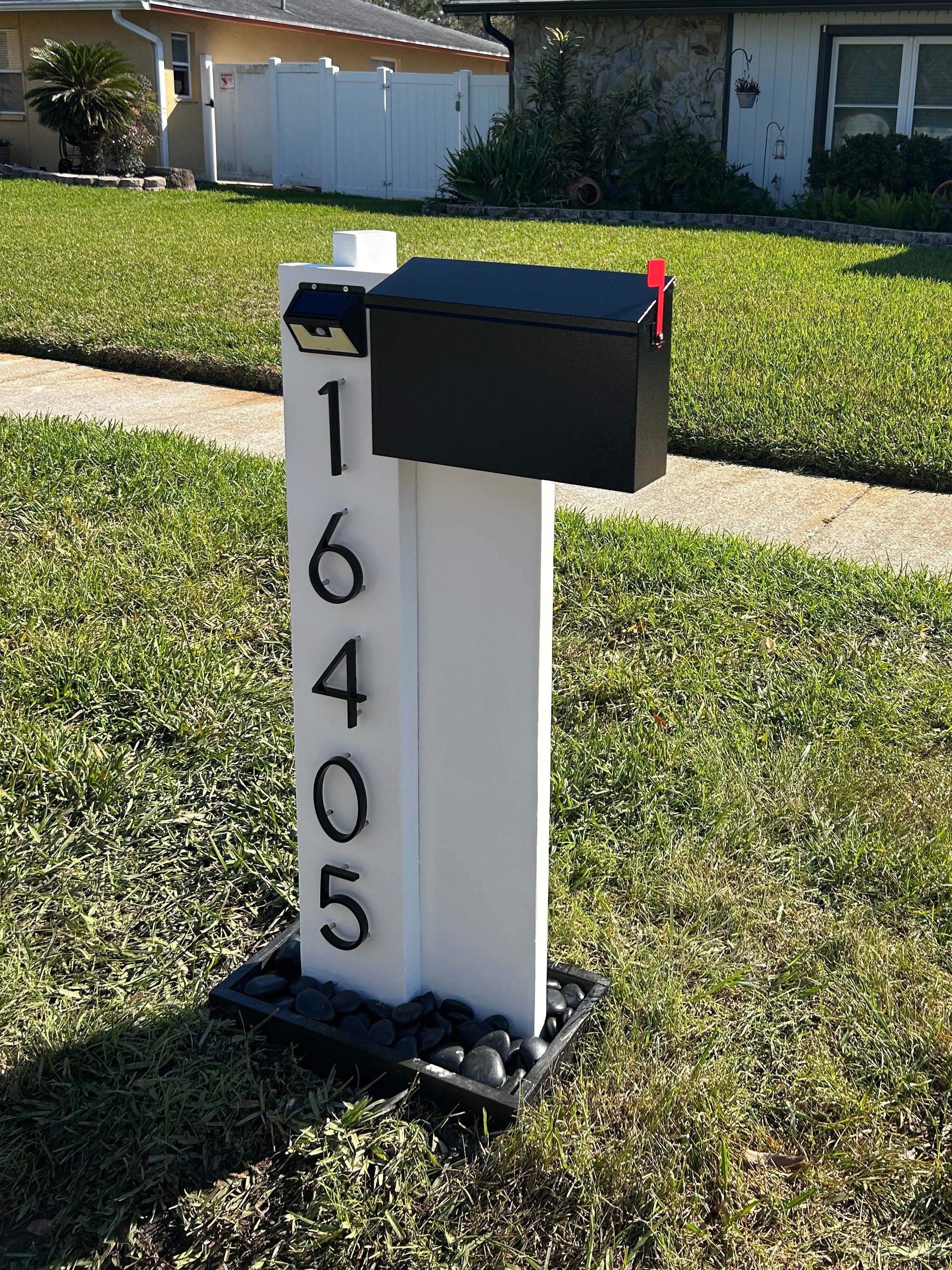 Traditional model mailbox version 1.0 for packages and letters