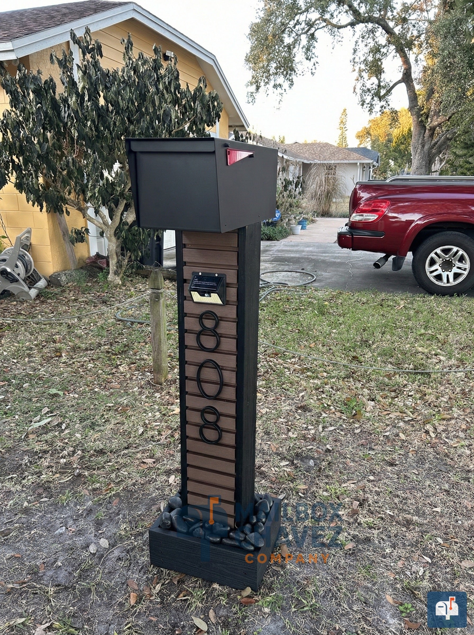 Personalized mailbox HELIOS 2.0