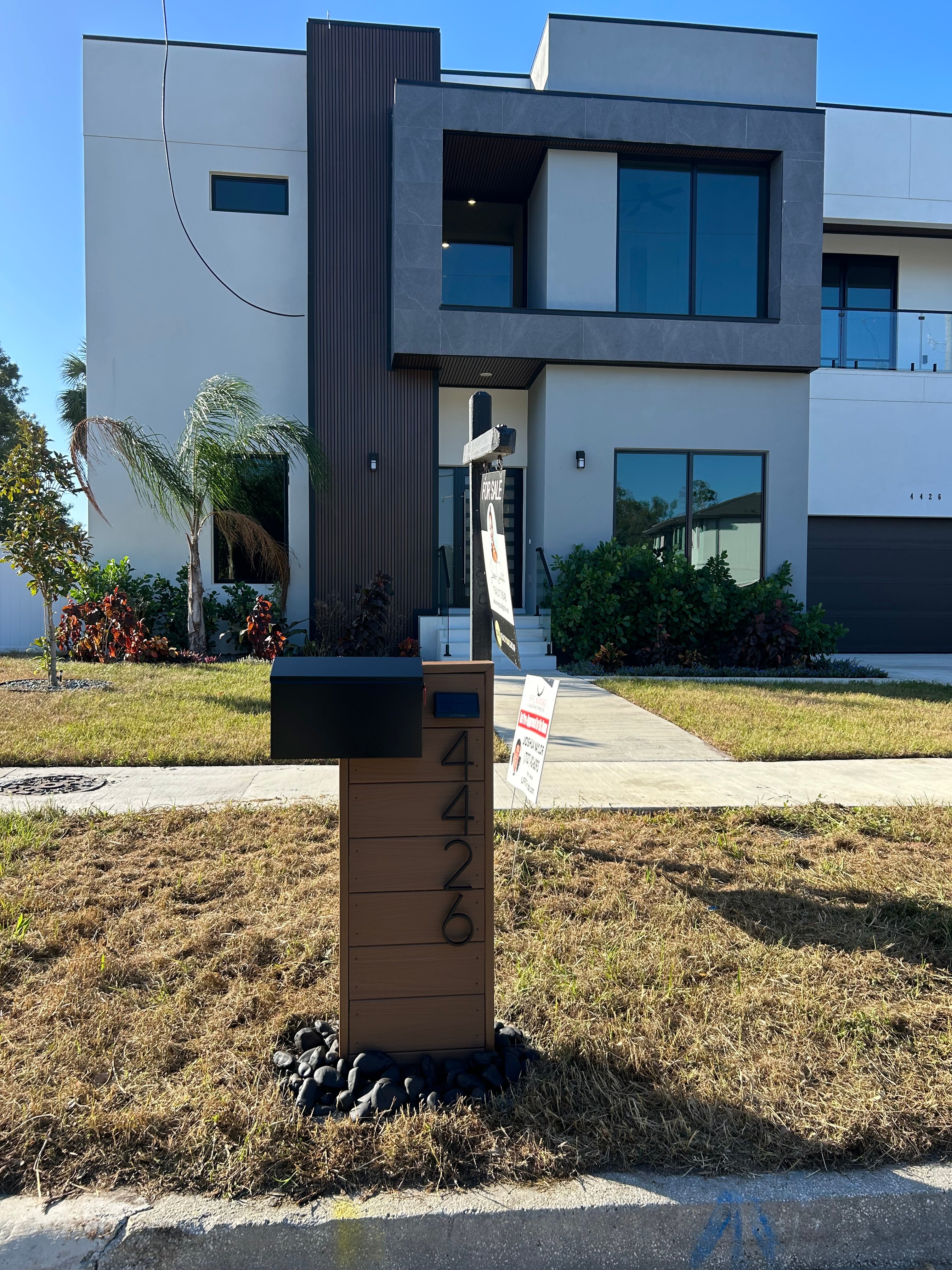 ATENA 1.0 Mailbox by Composite TREX | Premium Modern Design