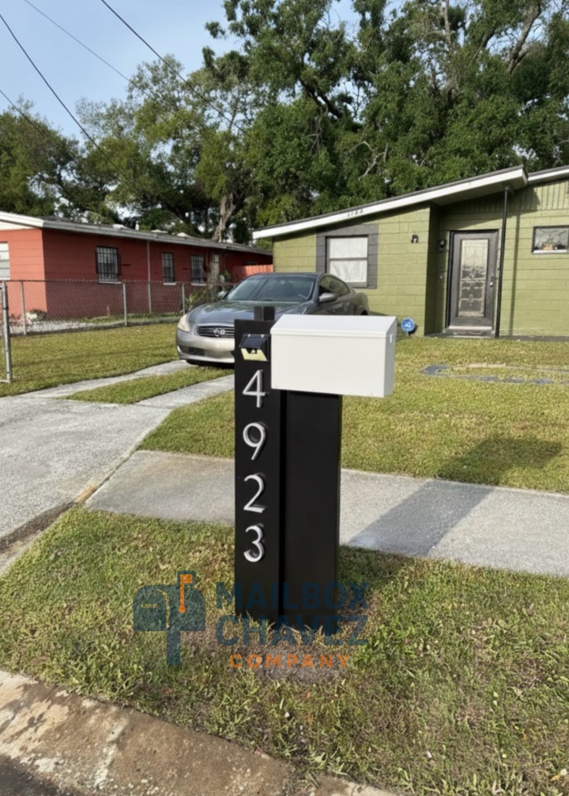 Traditional model mailbox version 1.0 for packages and letters