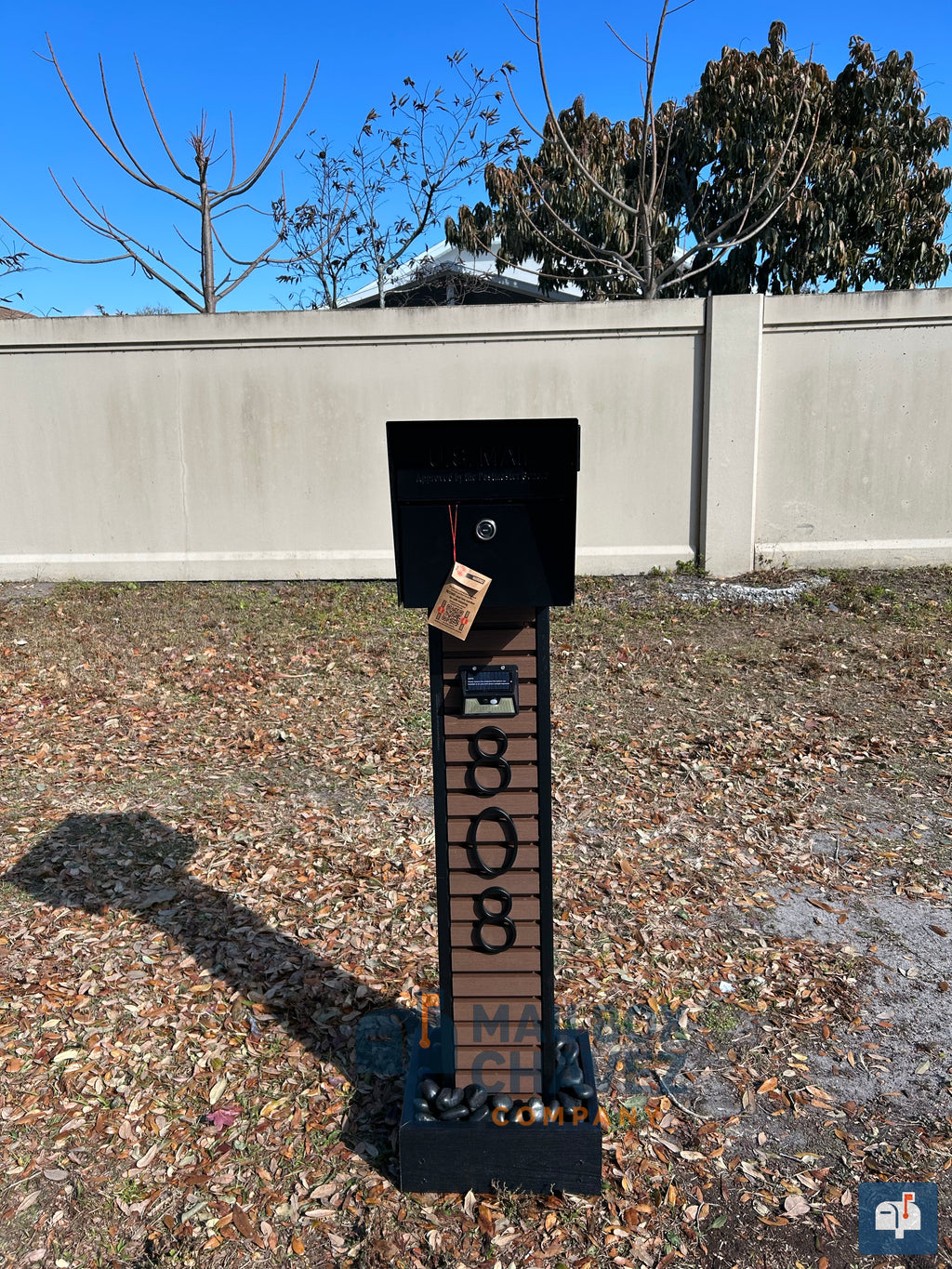 Personalized mailbox HELIOS 2.0