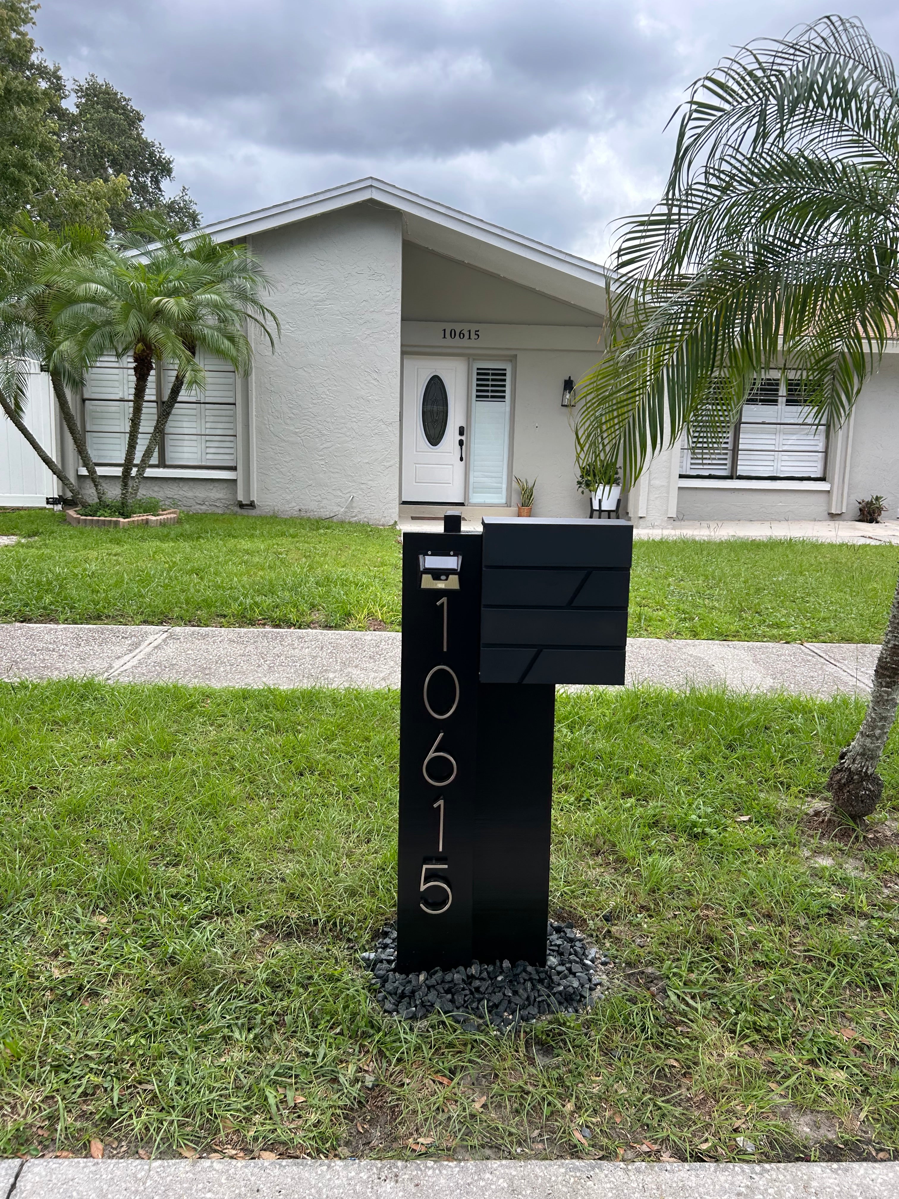 Traditional model mailbox version 5.0 with lock (for letters and large envelopes)