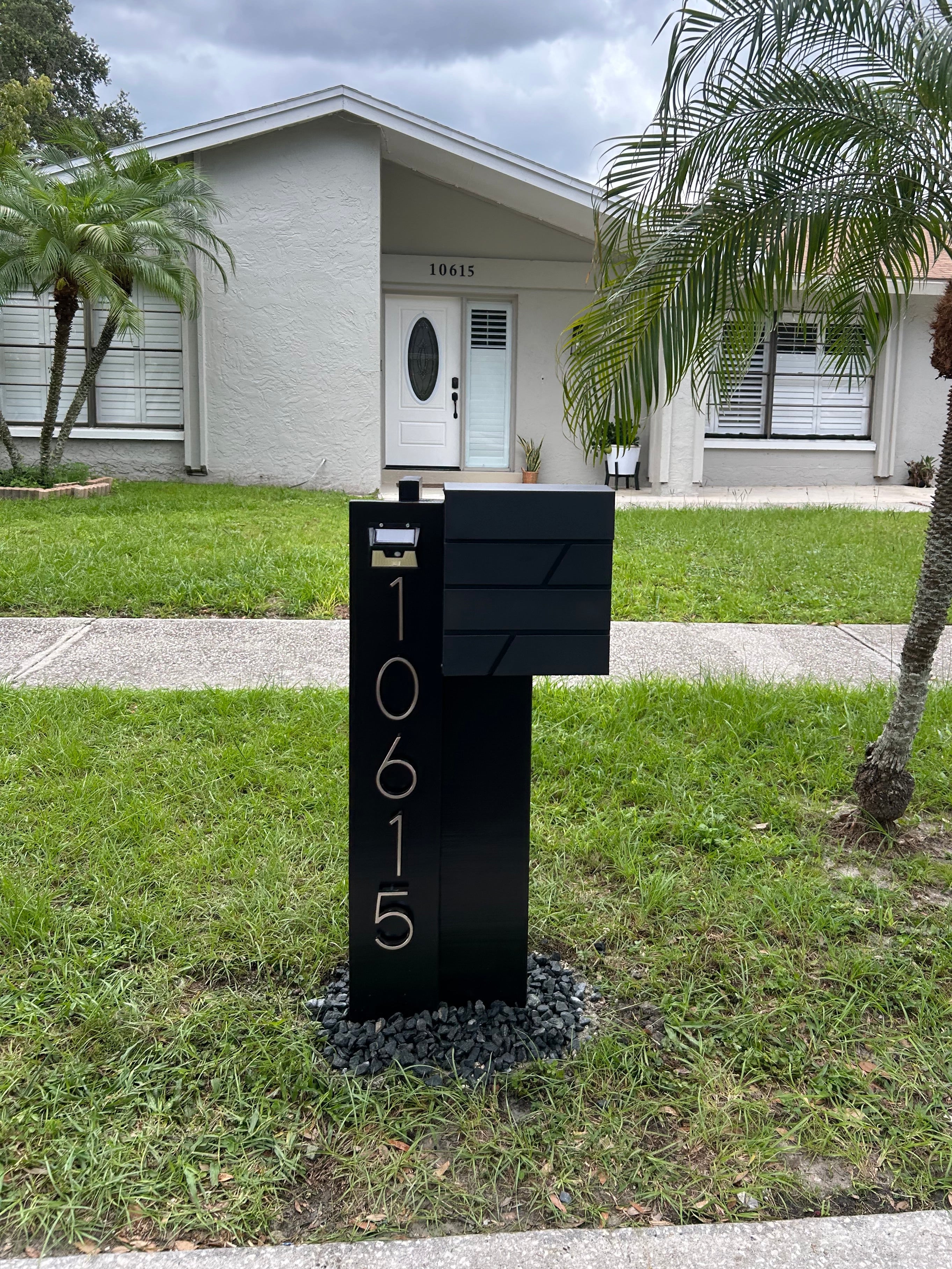 Traditional model mailbox version 5.0 with lock (for letters and large envelopes)