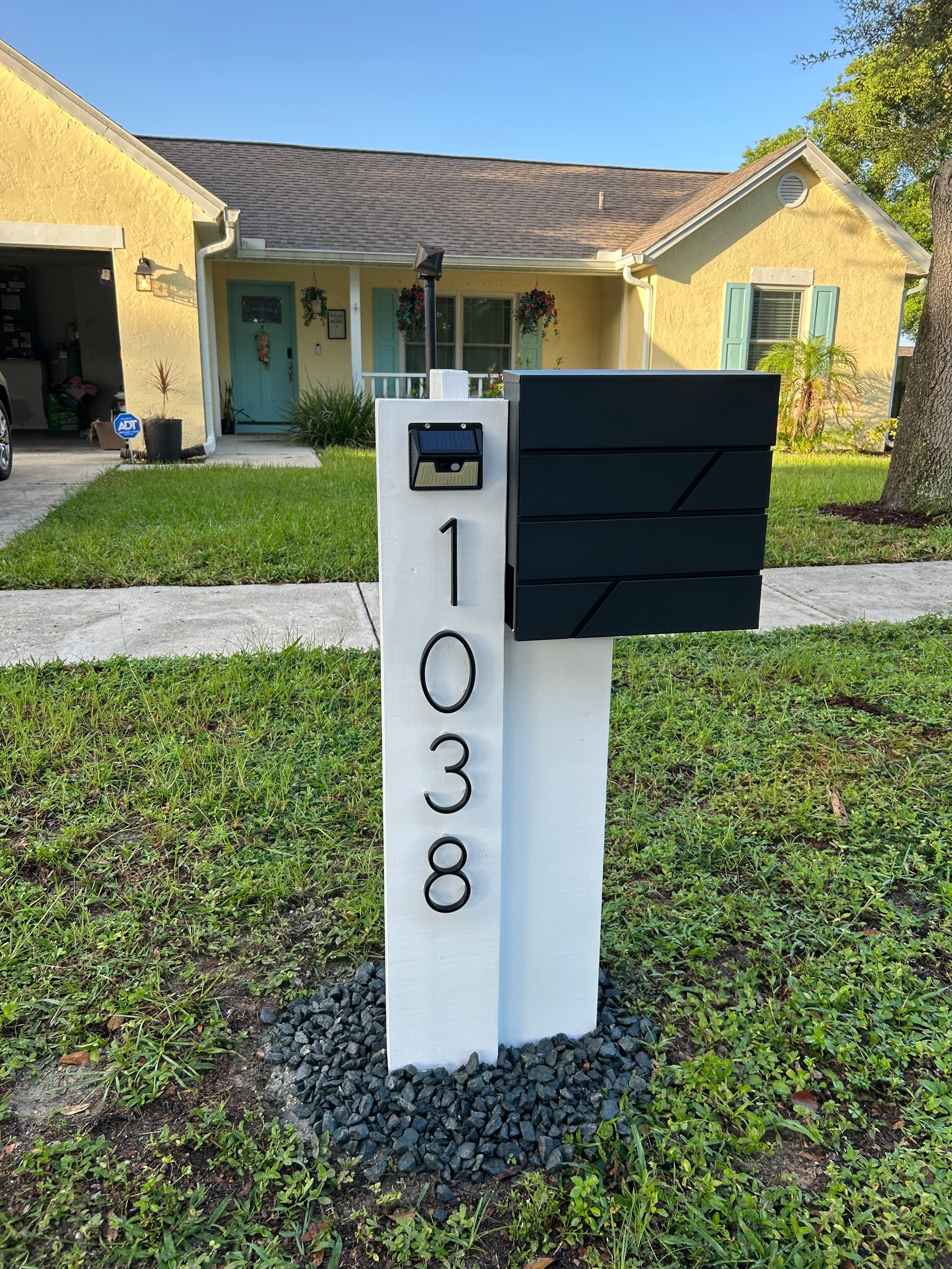 Traditional model mailbox version 5.0 with lock (for letters and large envelopes)
