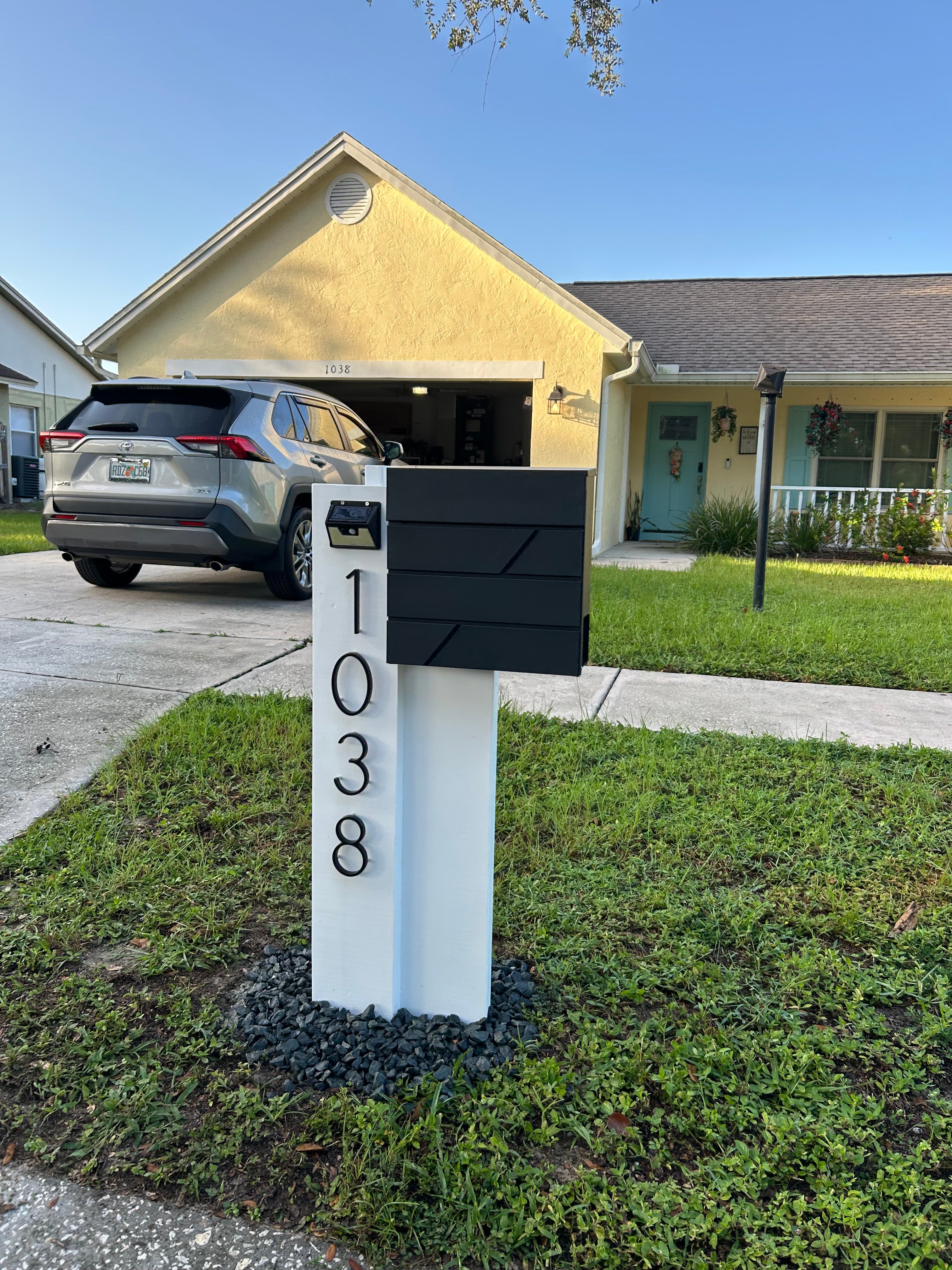 Traditional model mailbox version 5.0 with lock (for letters and large envelopes)