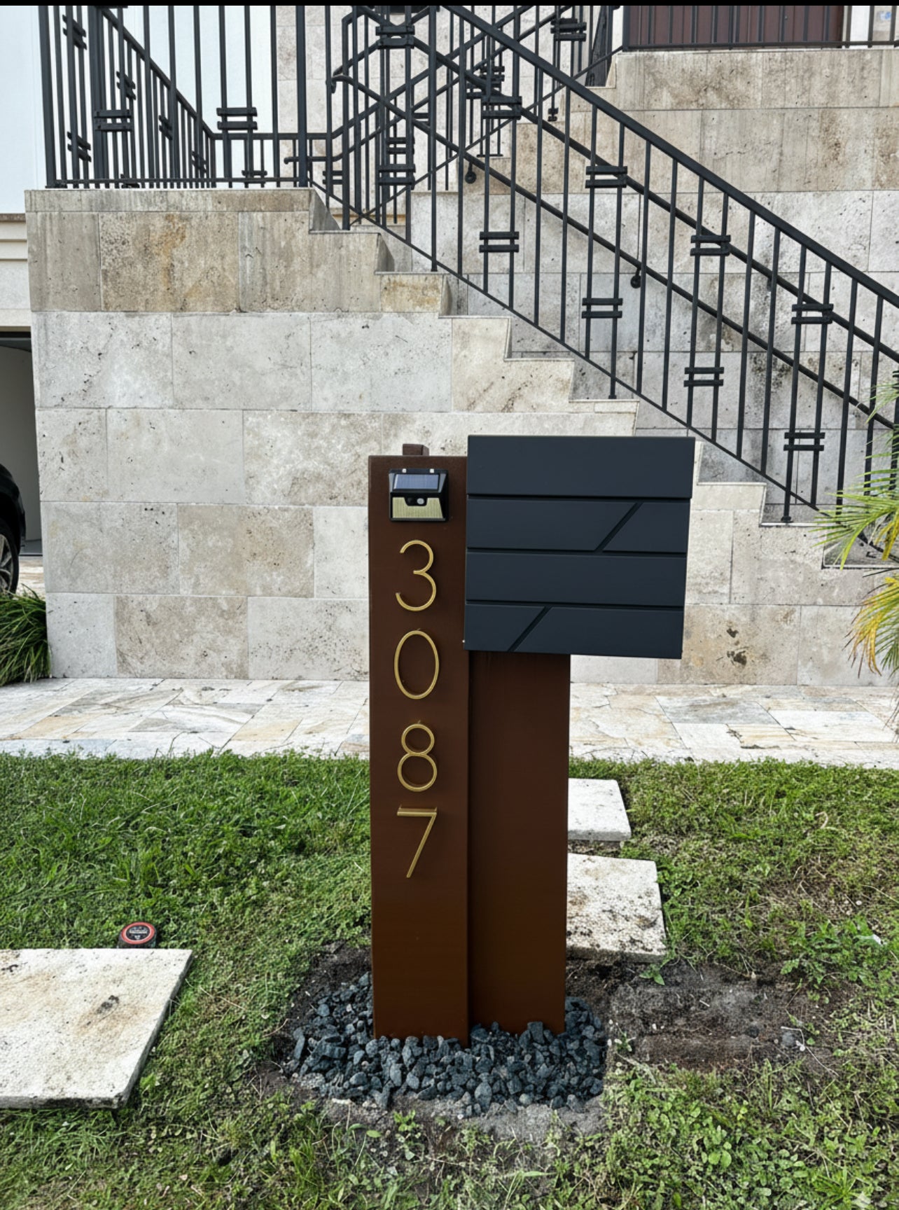 Traditional model mailbox version 5.0 with lock (for letters and large envelopes)