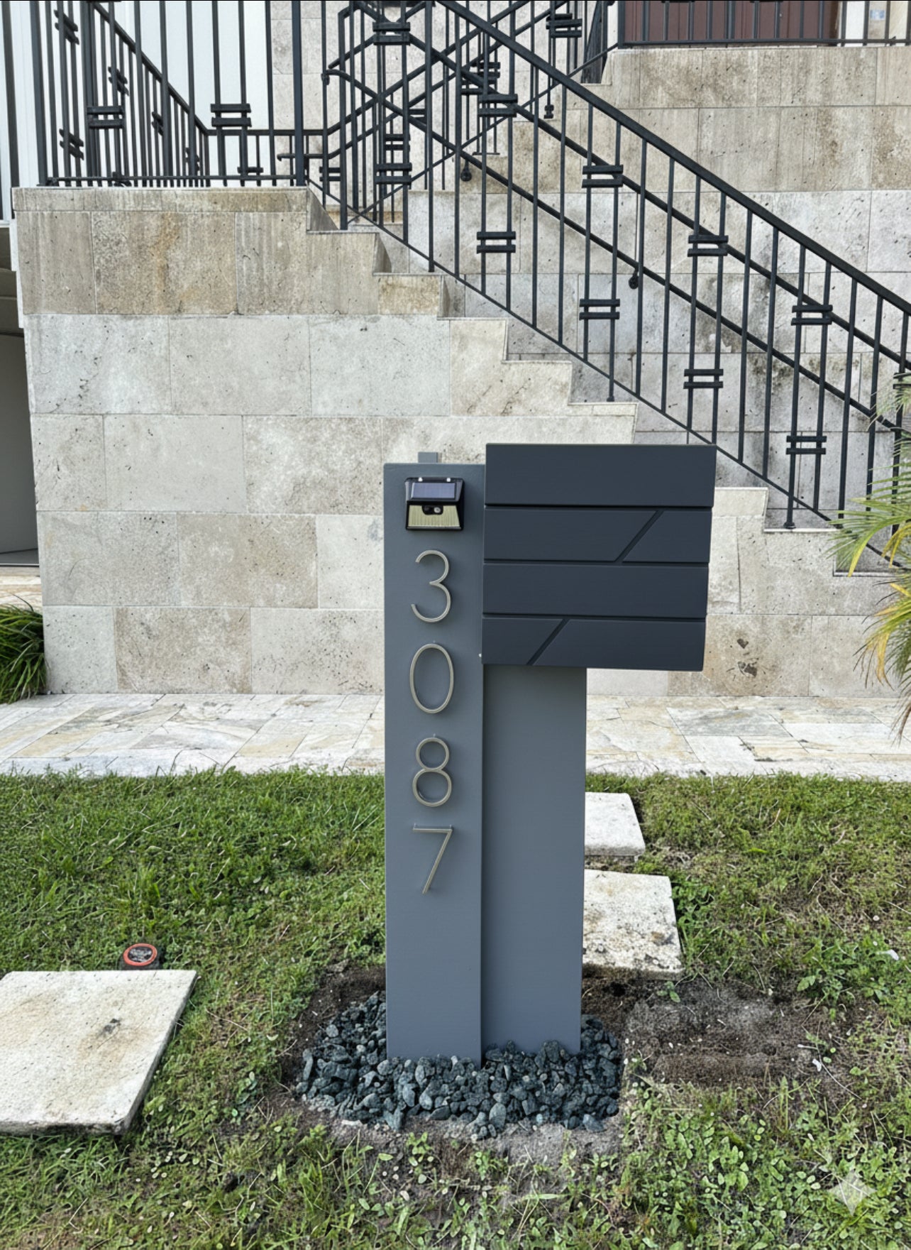 Traditional model mailbox version 5.0 with lock (for letters and large envelopes)